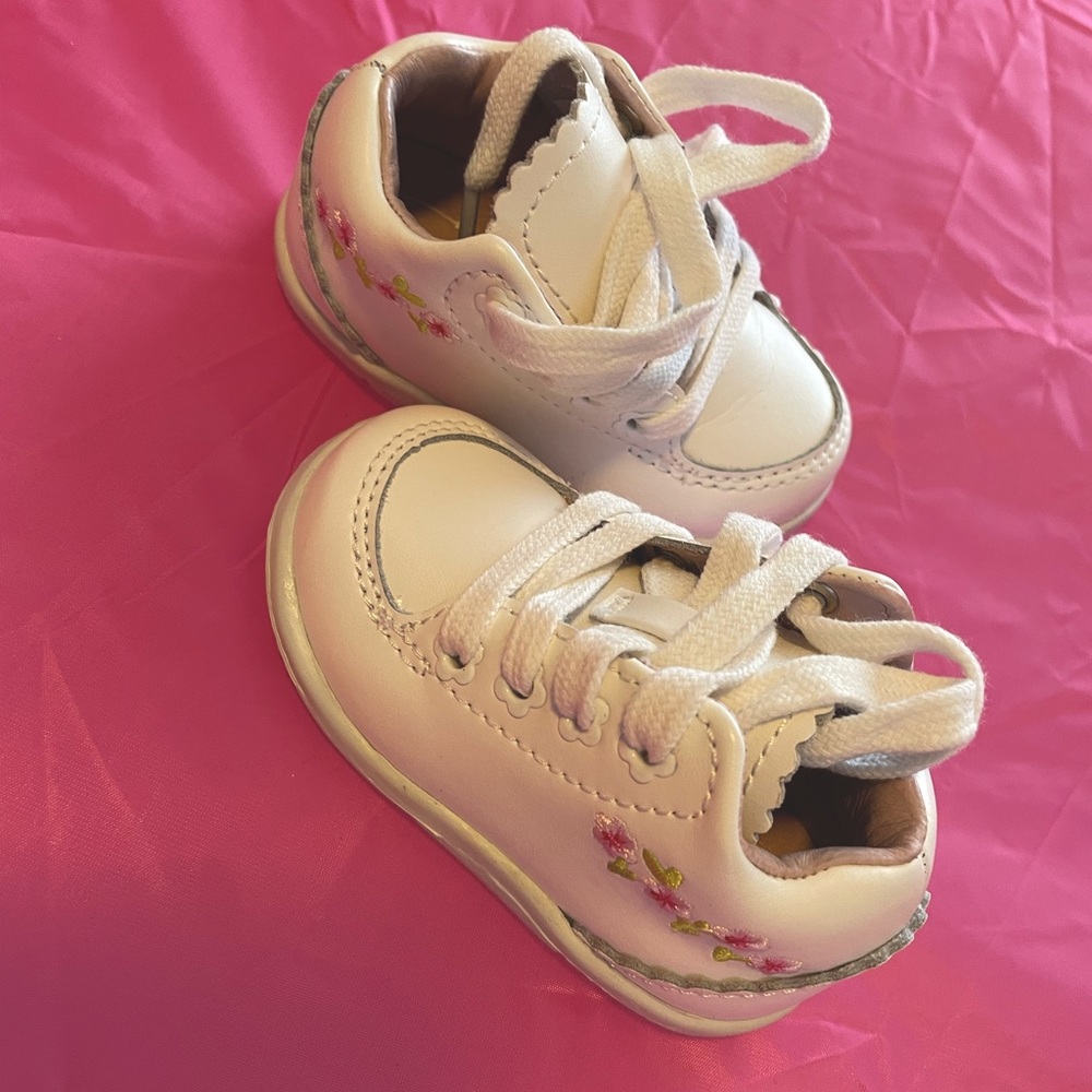 Babys Stride Rite Walking Shoes NEVER WORN!
